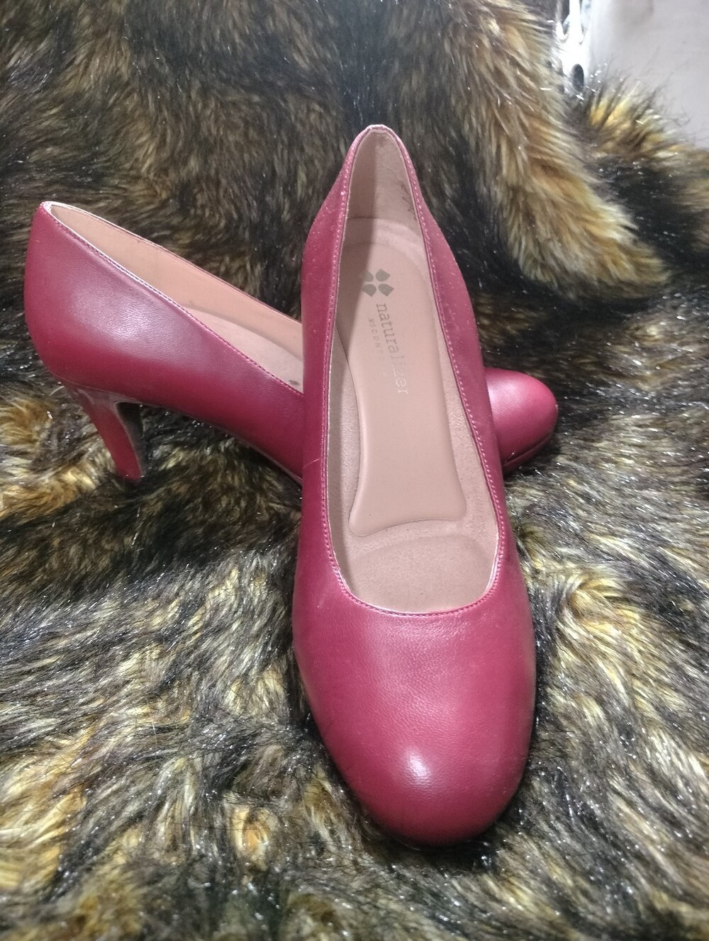 Naturalizer Women's Red Leather Mid Heel Pumps